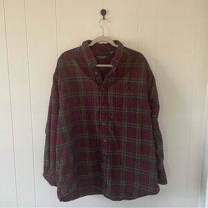 Roundtree & Yorke Red and Green Plaid Casual Button Down Shirt